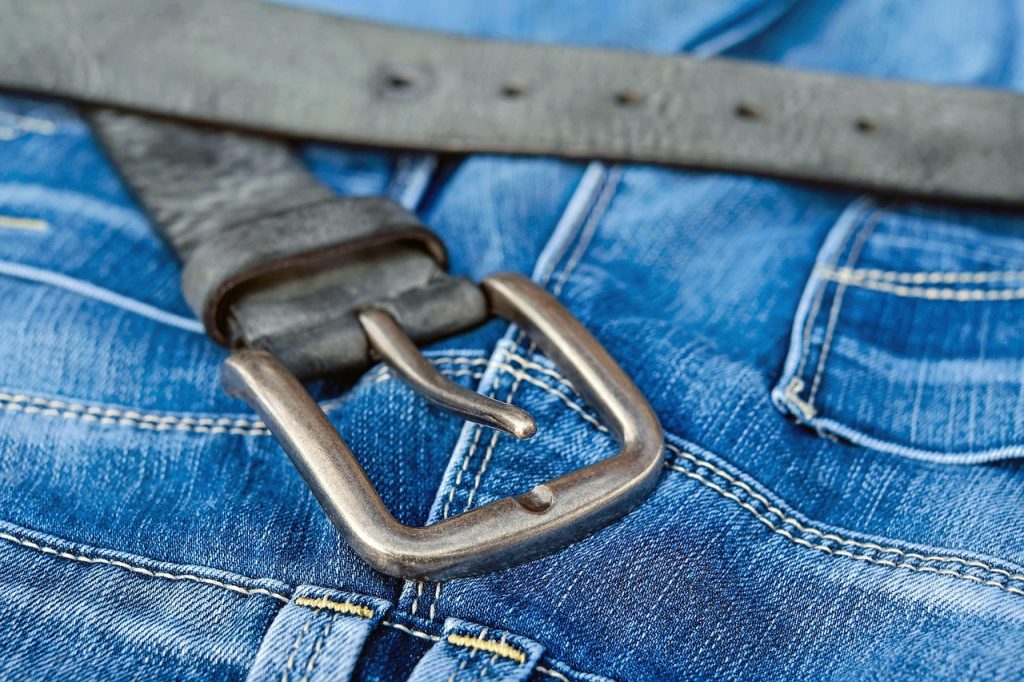 How to Keep Clothes Out of Landfills: A Practical Guide to a Lower-Waste Wardrobe