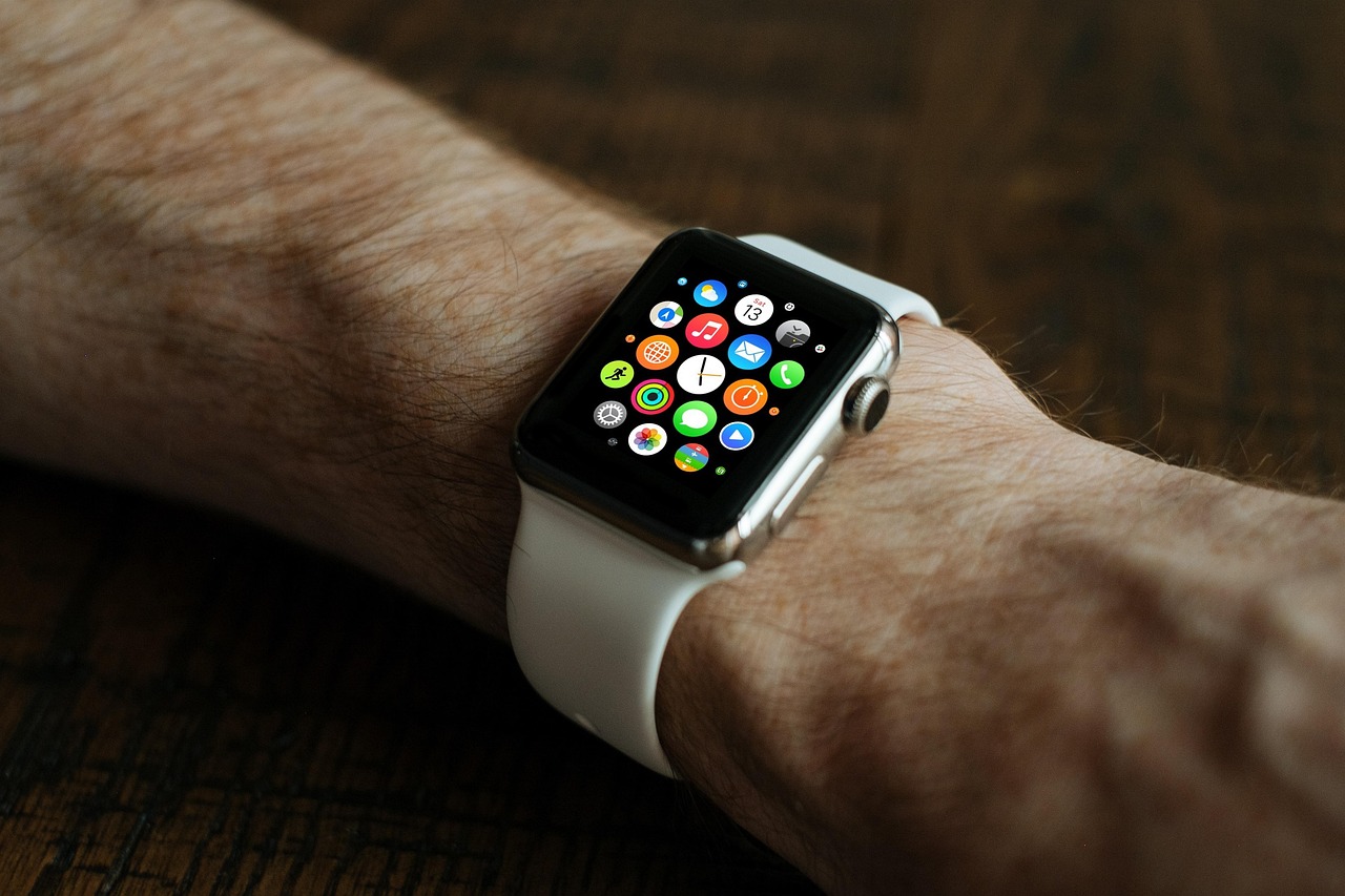 How to Use Wearable Tech to Enhance Your Everyday Style (And the Why Behind It)