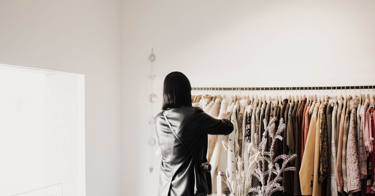 How to Build a Chic Wardrobe on a Budget: Smart Shopping and Style Tips