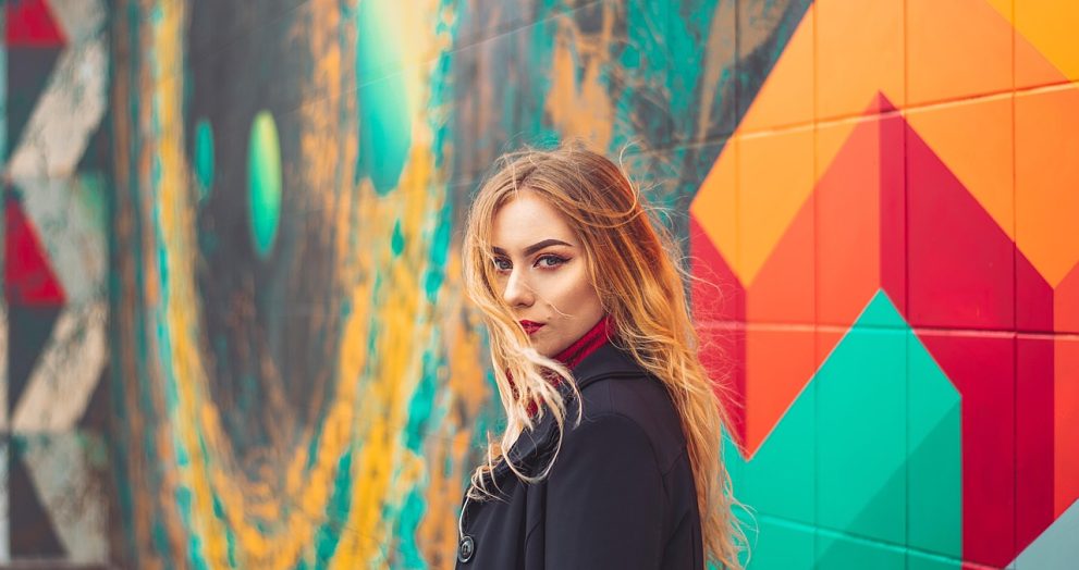 How to Brighten and Care for the Under-Eye Area: Practical Tips for Everyday Radiance