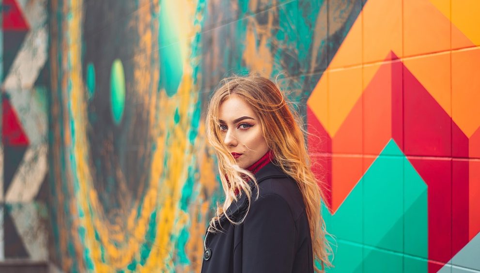 How to Brighten and Care for the Under-Eye Area: Practical Tips for Everyday Radiance